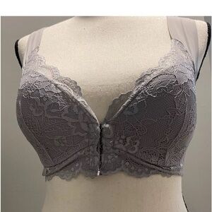 NEW Gray Adjustable Front Hook Fashion Bra
(3) Avalable
